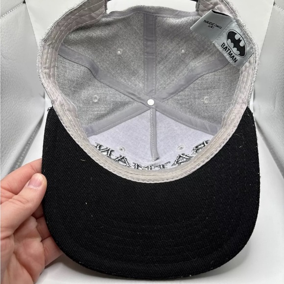 Batman Cap Snapback Grey Black Embroidered Letters Bat Logo Black Brim Cap Hat - Picture 8 of 9
